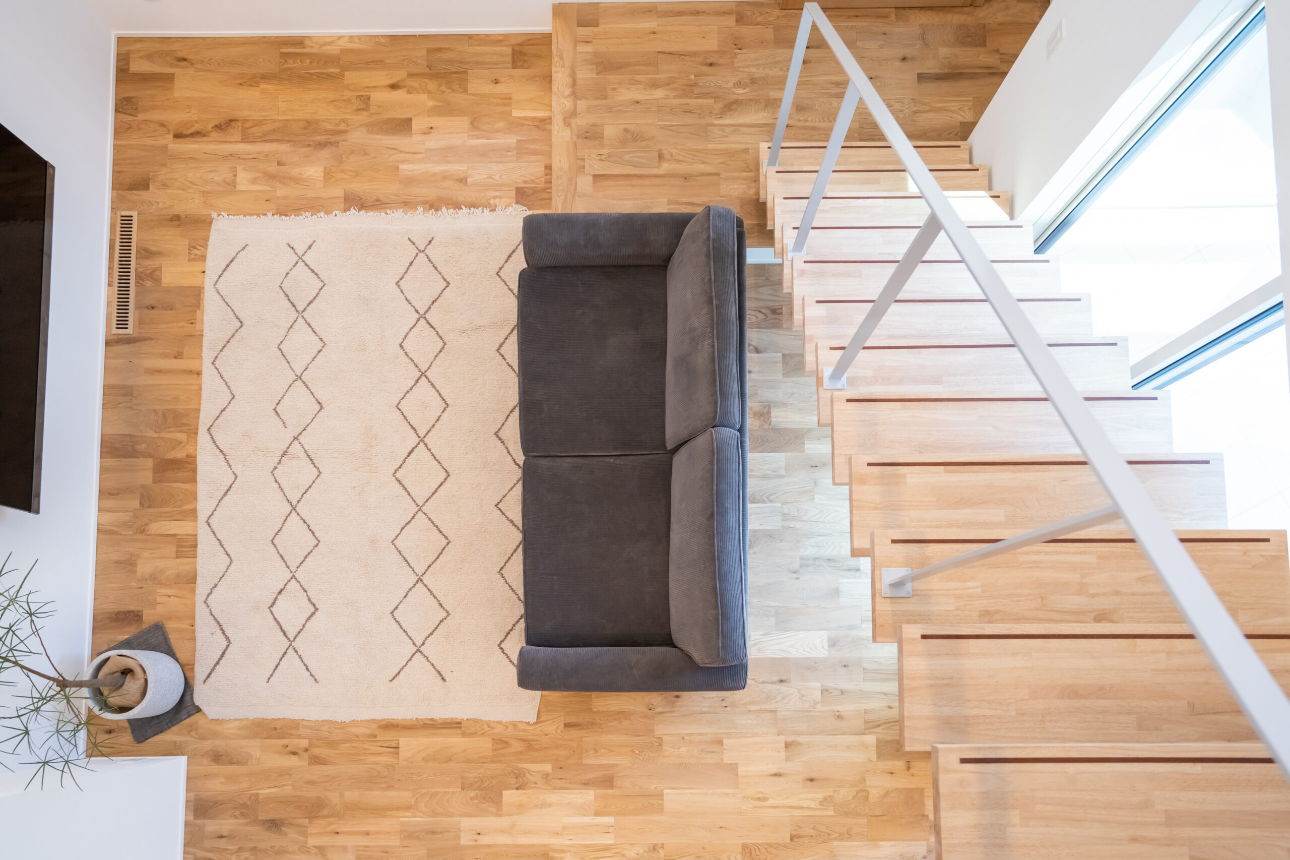 吹き抜け　施工事例　注文住宅　吹き抜けから見たLDK